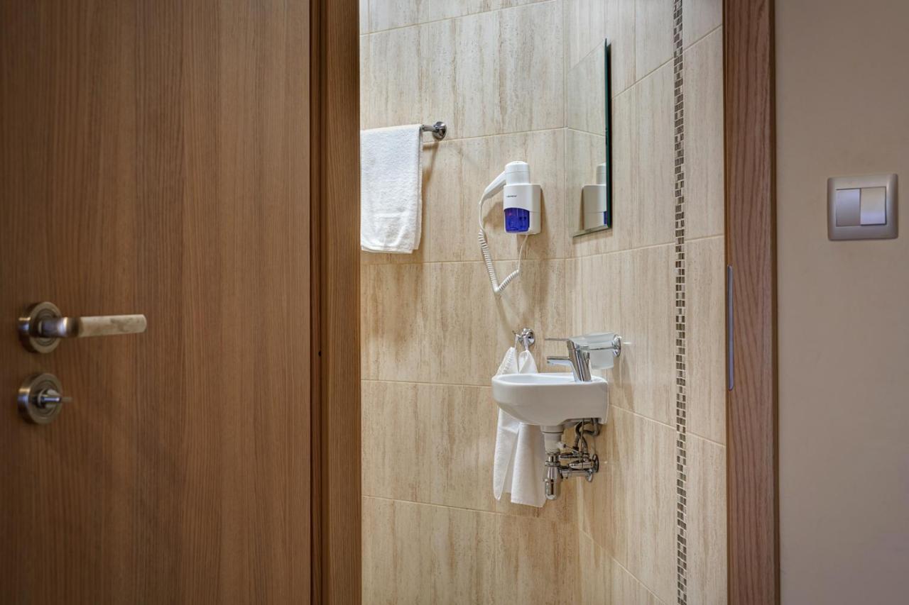 Guest Rooms Tsarevets Weliko Tarnowo Exterior foto